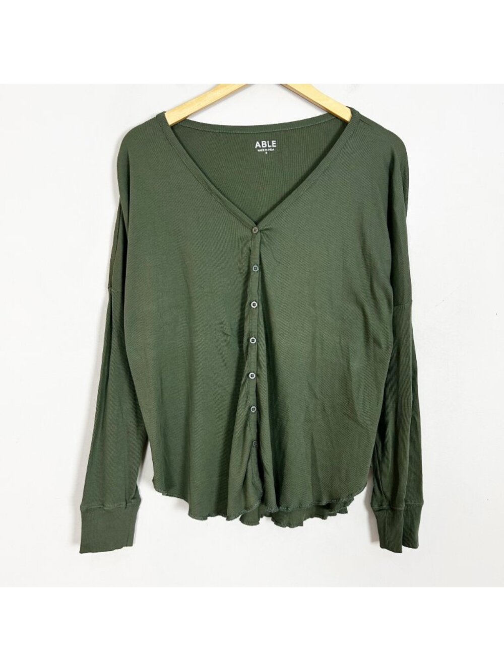 Able Julia Anywhere Top T-Shirt‎ Dark Green Ribbed V-neck Size Medium Women's